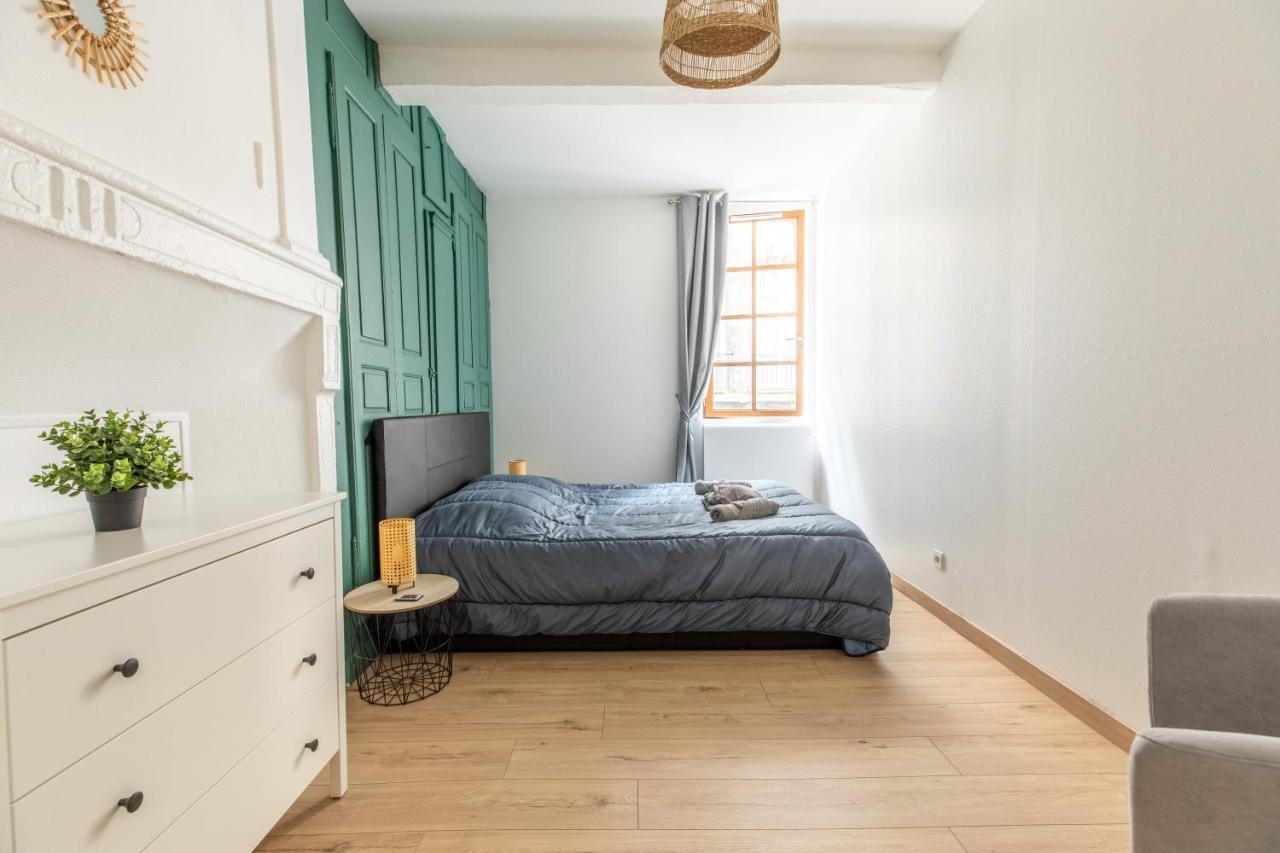 Le Double Pirou # 2 Appartements # Halte Auvergne Thiers Exterior foto